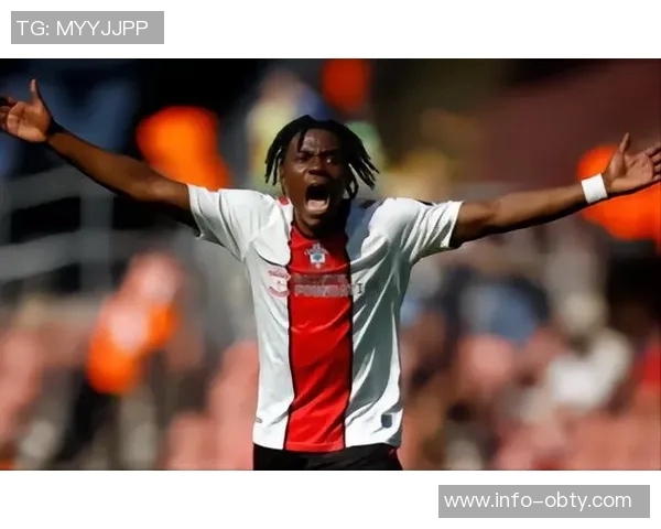 拉拉维亚谈夏季防守训练称自己是一名出色的防守者