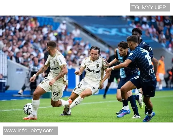 法甲联赛精彩回顾朗斯巴黎双双取胜展现强劲实力 法甲联赛精彩回顾朗斯巴黎双双取胜展现强劲实力